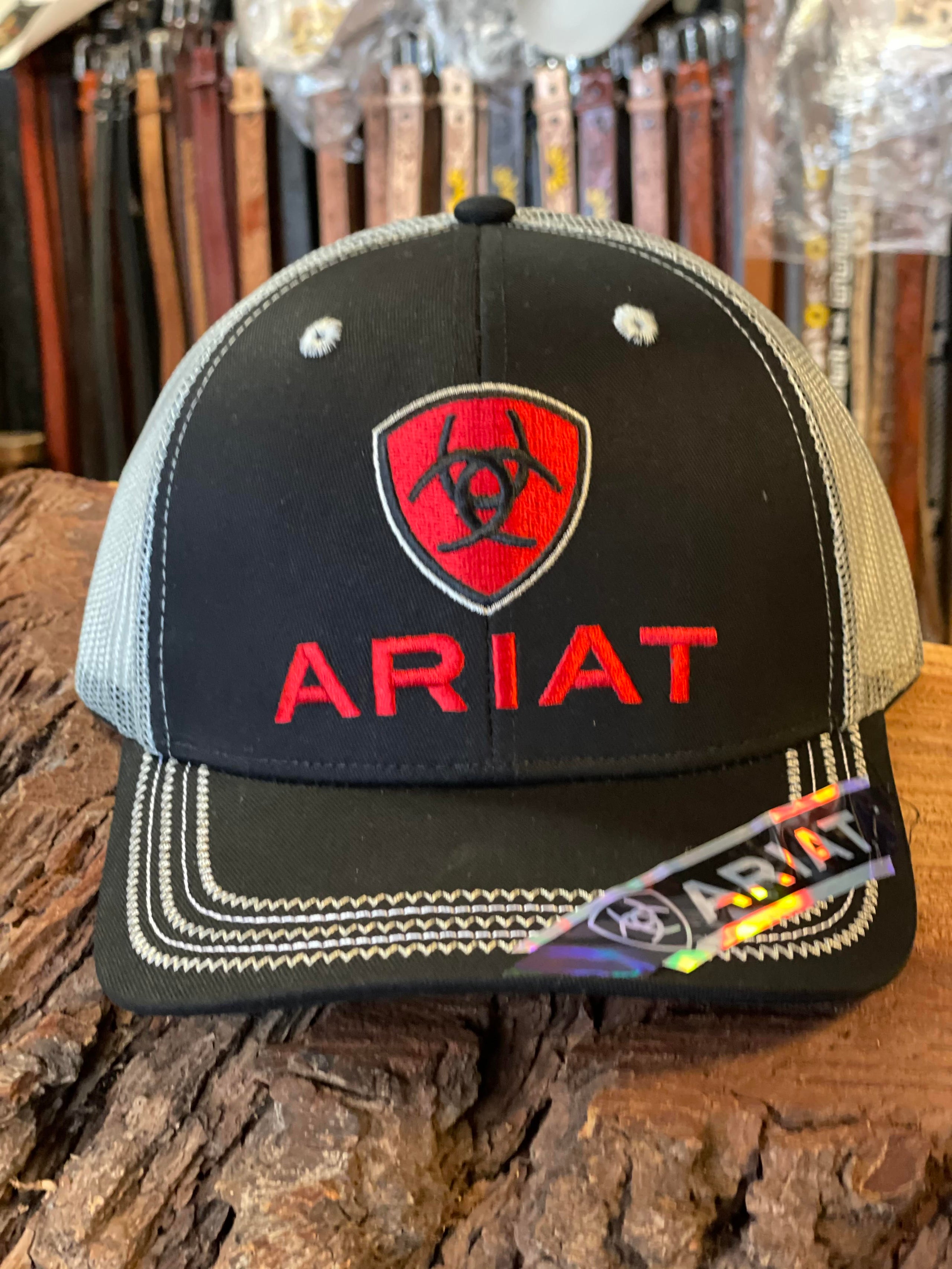 Red discount ariat hat